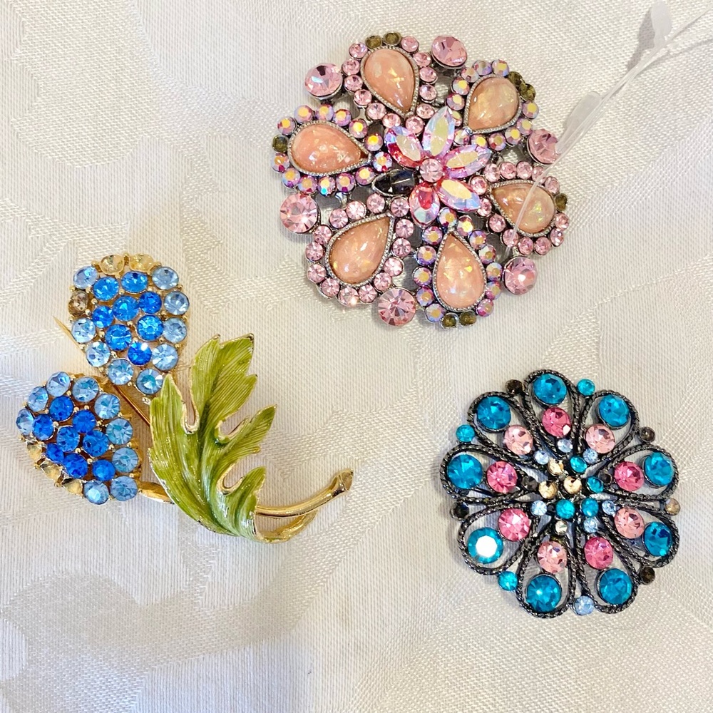 NWT crystal 3 brooch bundle Lord & Taylor! Wow!